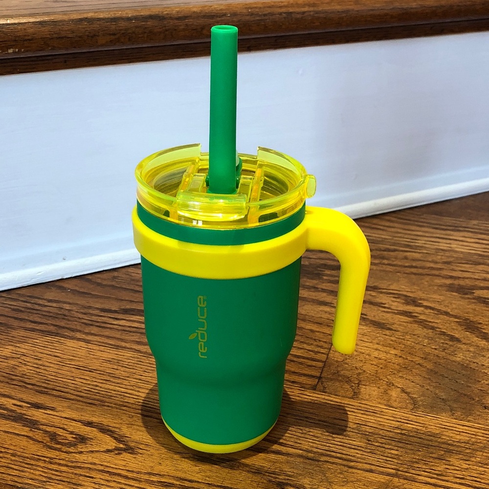 reduce kids tumbler with straw 14oz Like New Condition!